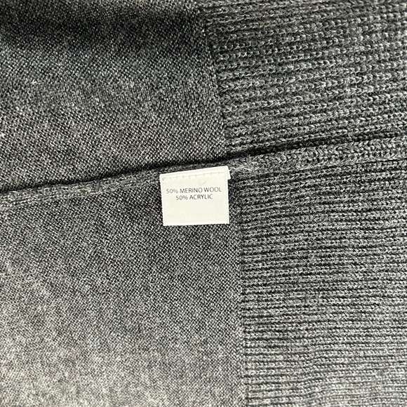 Women’s Saks Fifth Avenue Gray Long Sleeve Turtleneck Wool Sweater Dress Medium - Picture 4 of 4